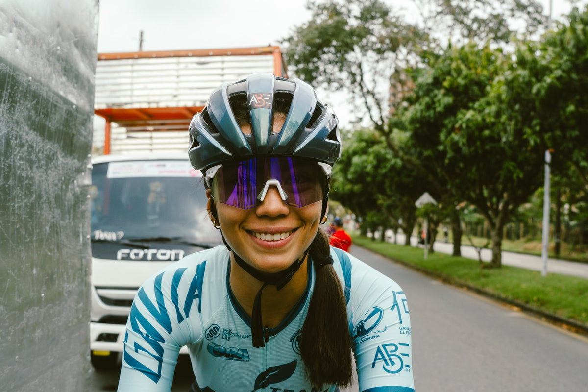 Team BACX rider wearing Arias Galibaix sunglasses at Vuelta Colombia Femenina 2026